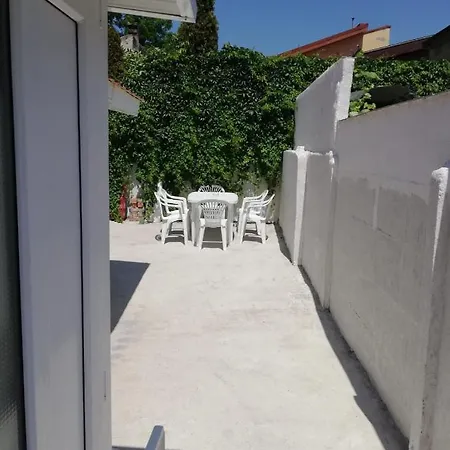 Yraida's House Guest house