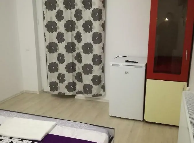 Yraida's House Pensiune